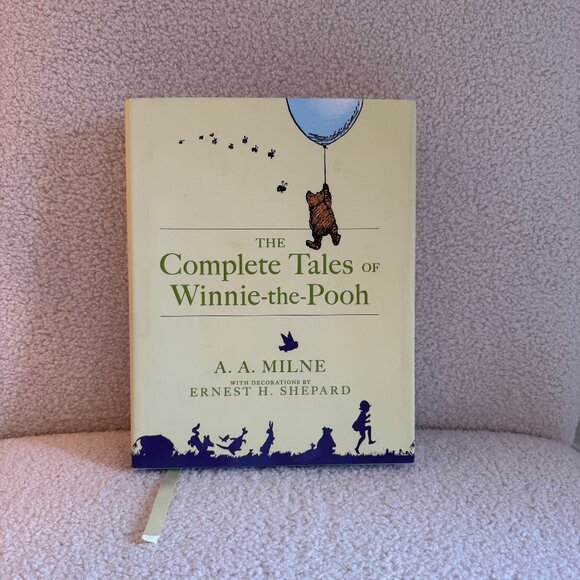 The Complete Tales of Winnie-The-Pooh Hardcover Book - Picture 1 of 5